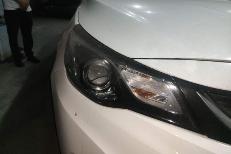 Used Chevrolet Malibu 2016 1.6T Automatic Comfort Edition Right Front Headlight