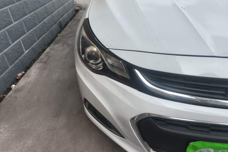 Used Chevrolet Malibu 2016 2.0L Automatic Luxury Edition Right Front Headlight