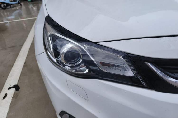 Used Chevrolet Malibu 2016 1.6T Automatic Luxury Edition Right Front Headlight