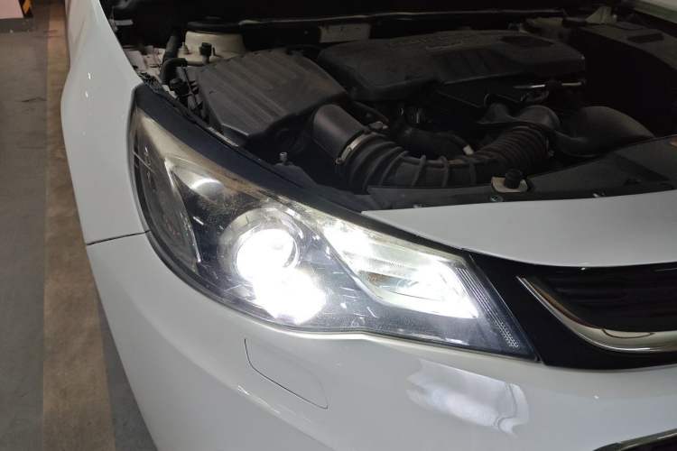 Used Chevrolet Malibu 2016 2.0L Automatic Luxury Edition Right Front Headlight