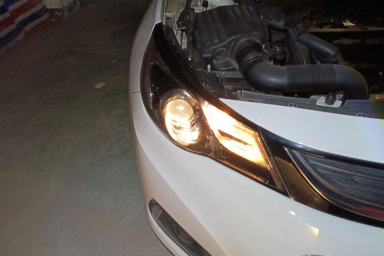 Used Chevrolet Malibu 2016 1.6T Automatic Comfort Edition Right Front Headlight