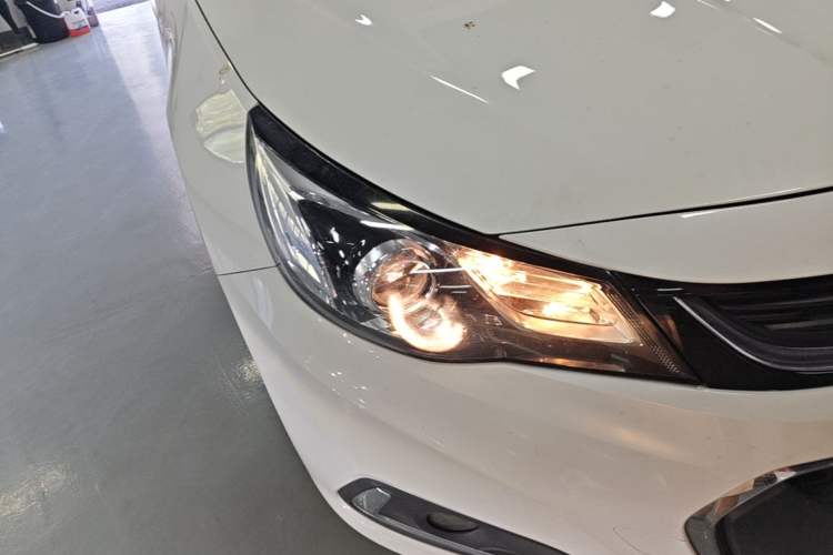 Used Chevrolet Malibu 2016 1.6T Automatic Comfort Edition Right Front Headlight