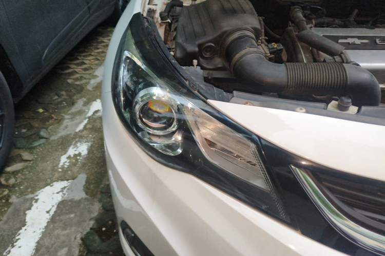 Used Chevrolet Malibu 2016 1.6T Automatic Comfort Edition Right Front Headlight