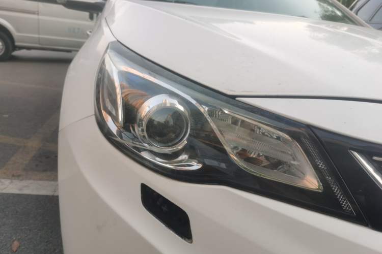 Used Chevrolet Malibu 2016 1.6T Automatic Luxury Edition Right Front Headlight