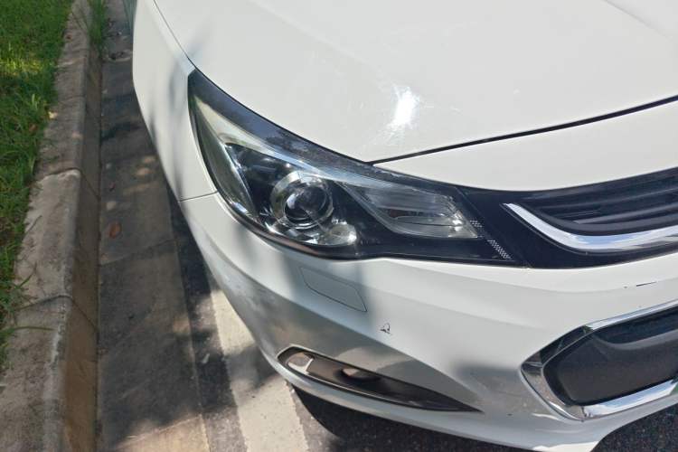 Used Chevrolet Malibu 2016 2.0L Automatic Luxury Edition Right Front Headlight