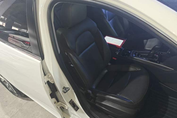 Used Chevrolet Malibu 2016 2.0L Automatic Luxury Edition Right Front Seat