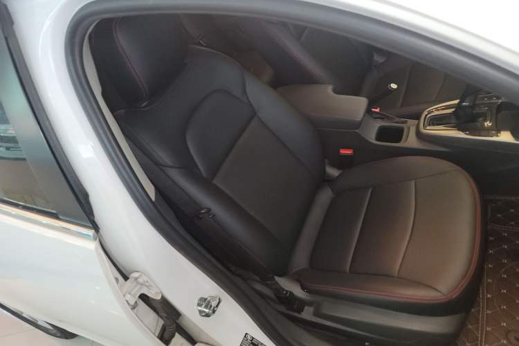 Used Chevrolet Malibu 2016 1.6T Automatic Comfort Edition Right Front Seat