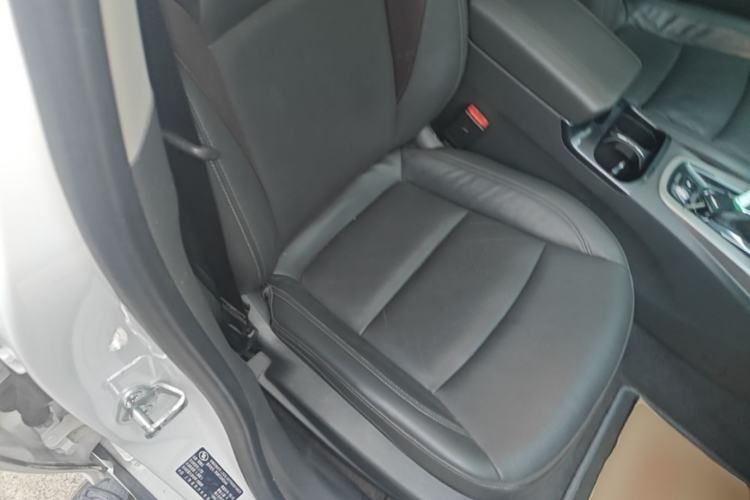 Used Chevrolet Malibu 2016 2.0L Automatic Luxury Edition Right Front Seat