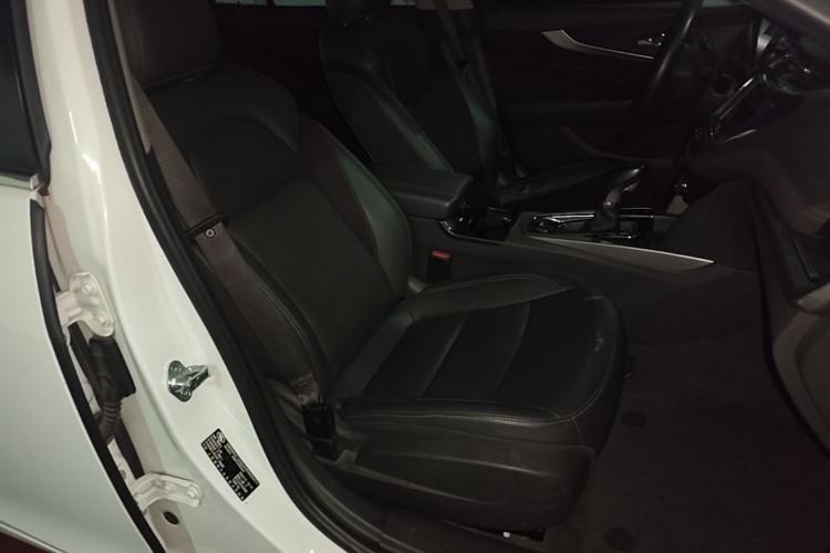 Used Chevrolet Malibu 2016 2.4L Automatic Luxury Edition Right Front Seat