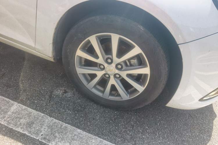 Used Chevrolet Malibu 2016 2.0L Automatic Luxury Edition Right Front Wheel Hub