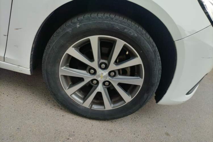 Used Chevrolet Malibu 2016 2.4L Automatic Luxury Edition Right Front Wheel Hub