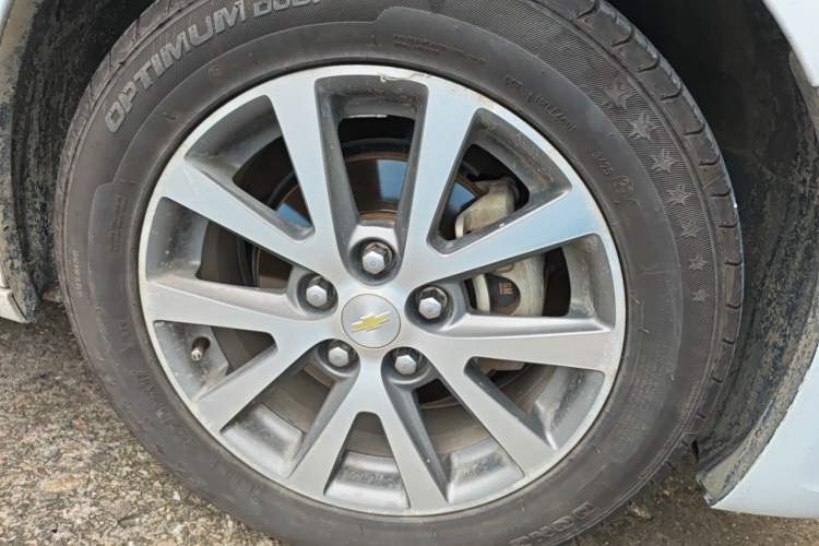Used Chevrolet Malibu 2016 2.0L Automatic Luxury Edition Right Front Wheel Hub