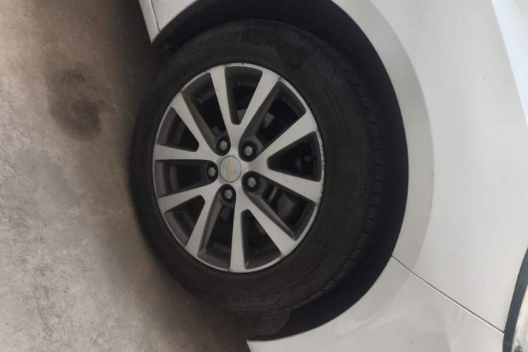 Used Chevrolet Malibu 2016 2.0L Automatic Luxury Edition Right Front Wheel Hub