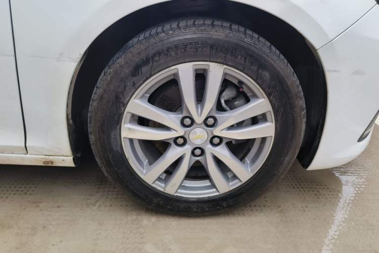 Used Chevrolet Malibu 2016 1.6T Automatic Luxury Edition Right Front Wheel Hub