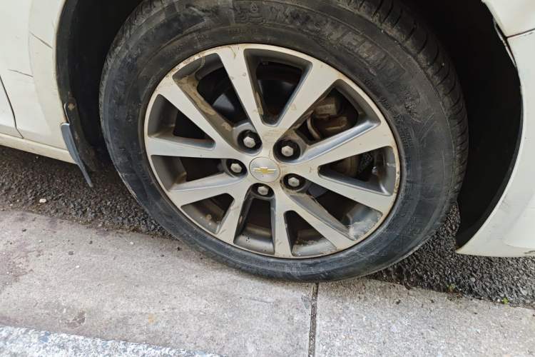 Used Chevrolet Malibu 2016 2.0L Automatic Luxury Edition Right Front Wheel Hub