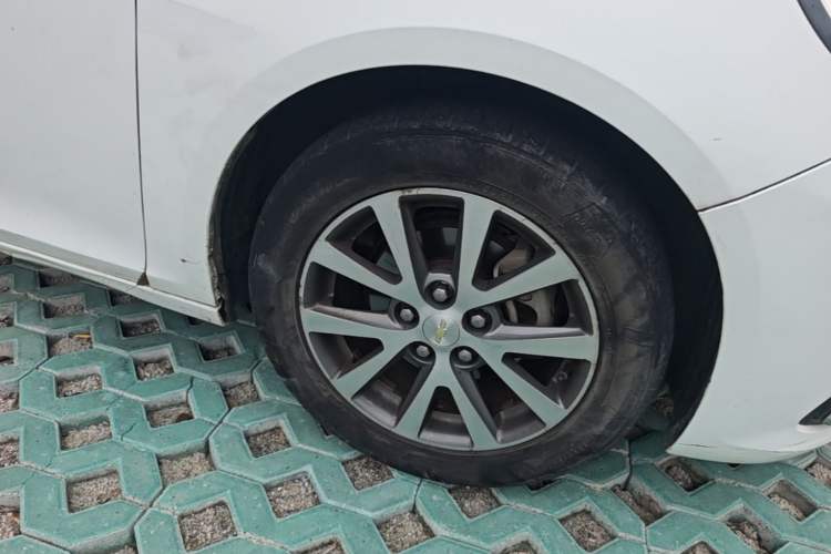 Used Chevrolet Malibu 2016 2.0L Automatic Luxury Edition Right Front Wheel Hub