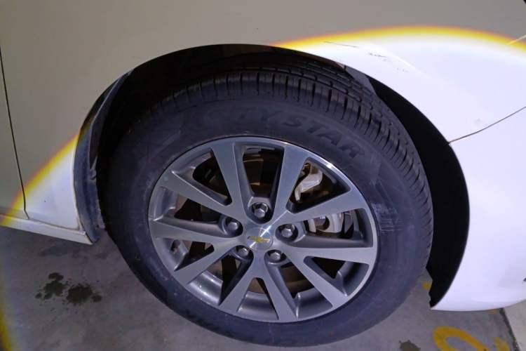 Used Chevrolet Malibu 2016 2.0L Automatic Luxury Edition Right Front Wheel Hub