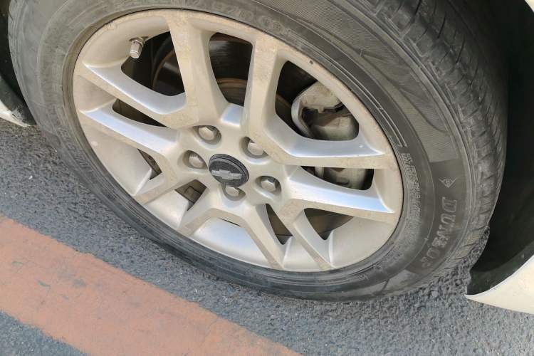 Used Chevrolet Malibu 2016 1.6T Automatic Comfort Edition Right Front Wheel Hub