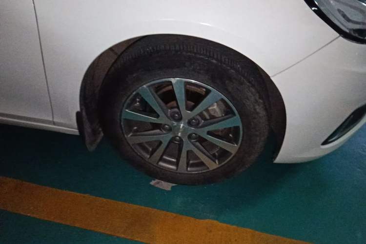 Used Chevrolet Malibu 2016 2.0L Automatic Luxury Edition Right Front Wheel Hub