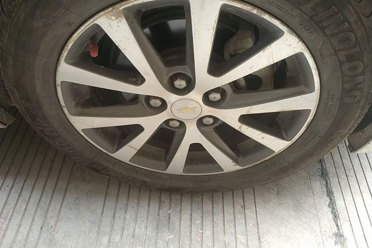 Used Chevrolet Malibu 2016 2.0L Automatic Luxury Edition Right Front Wheel Hub