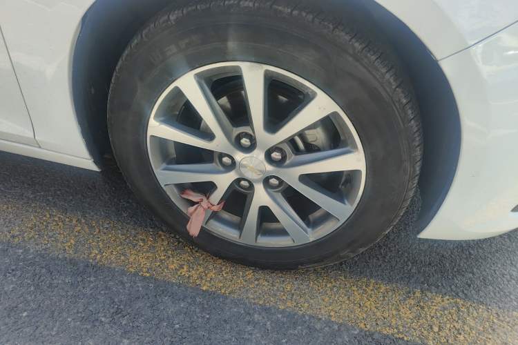 Used Chevrolet Malibu 2016 2.0L Automatic Luxury Edition Right Front Wheel Hub