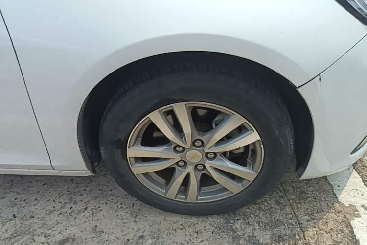Used Chevrolet Malibu 2016 1.6T Automatic Luxury Edition Right Front Wheel Hub