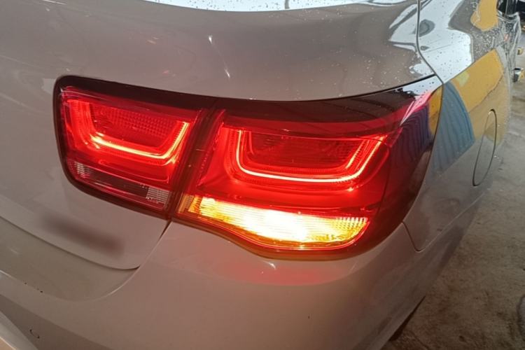 Used Chevrolet Malibu 2016 2.0L Automatic Luxury Edition Right Rear Taillight