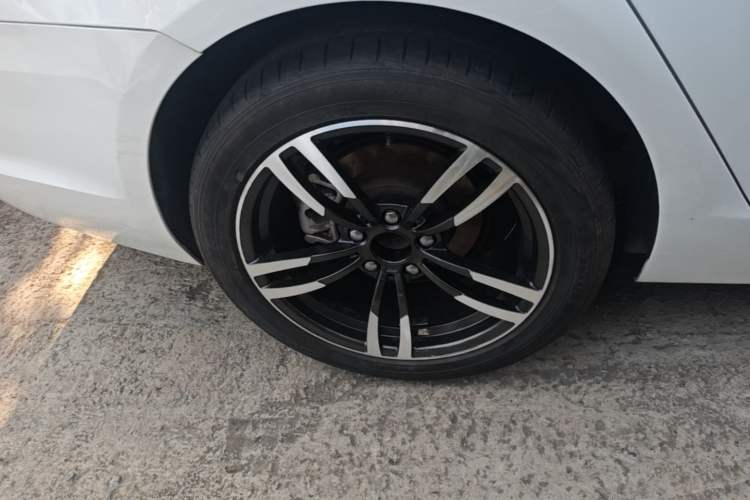 Used Chevrolet Malibu 2016 2.0L Automatic Luxury Edition Right Rear Wheel Hub