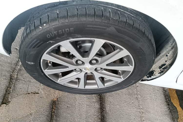 Used Chevrolet Malibu 2016 2.0L Automatic Luxury Edition Right Rear Wheel Hub