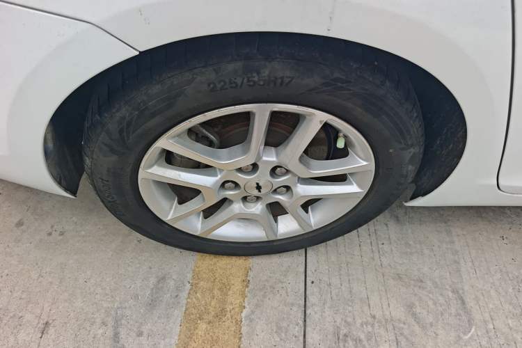 Used Chevrolet Malibu 2016 1.6T Automatic Comfort Edition Right Rear Wheel Hub