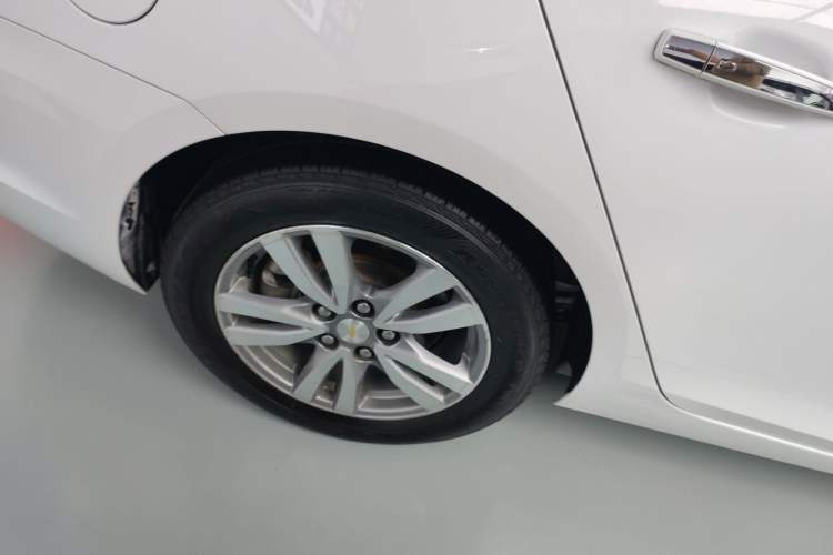 Used Chevrolet Malibu 2016 1.6T Automatic Luxury Edition Right Rear Wheel Hub