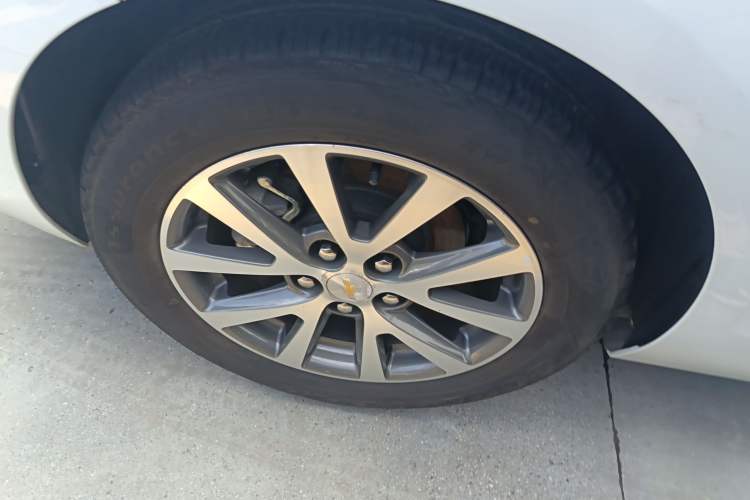 Used Chevrolet Malibu 2016 2.0L Automatic Luxury Edition Right Rear Wheel Hub
