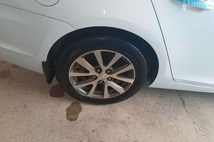 Used Chevrolet Malibu 2016 2.0L Automatic Luxury Edition Right Rear Wheel Hub