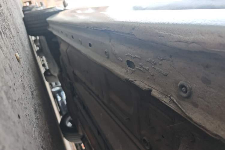 Used Chevrolet Malibu 2016 2.0L Automatic Luxury Edition Right Side Sill