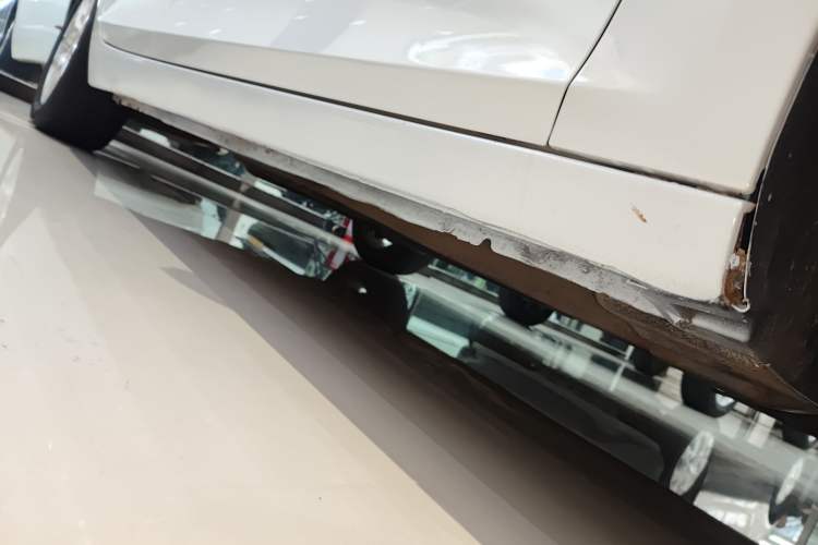 Used Chevrolet Malibu 2016 1.6T Automatic Comfort Edition Right Side Sill