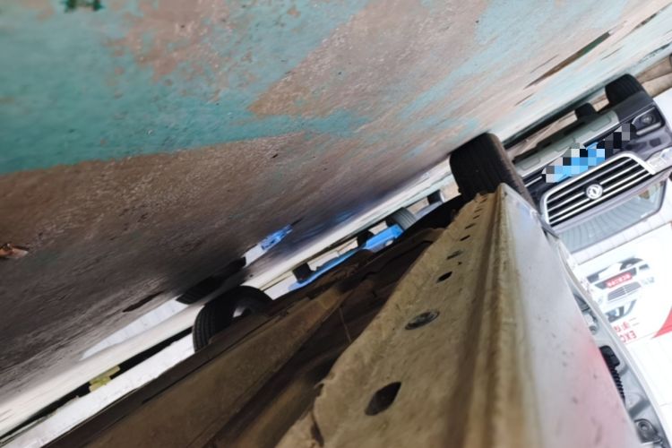 Used Chevrolet Malibu 2016 1.6T Automatic Comfort Edition Right Side Sill