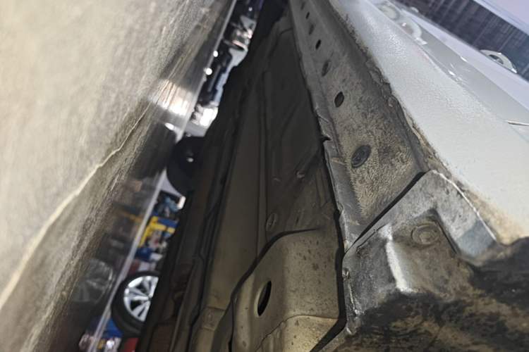 Used Chevrolet Malibu 2016 2.0L Automatic Luxury Edition Right Side Sill