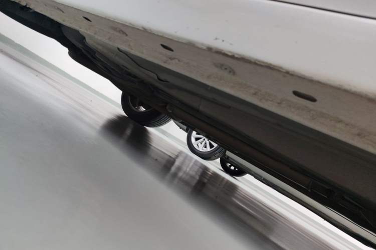 Used Chevrolet Malibu 2016 1.6T Automatic Luxury Edition Right Side Sill