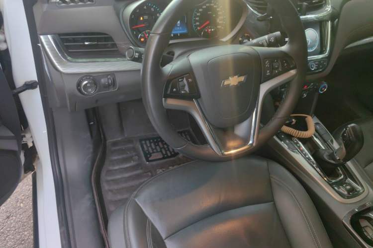 Used Chevrolet Malibu 2016 1.6T Automatic Luxury Edition Steering Wheel