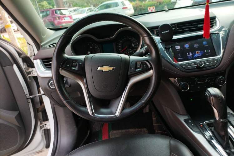 Used Chevrolet Malibu 2016 2.4L Automatic Luxury Edition Steering Wheel