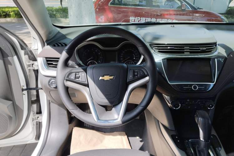 Used Chevrolet Malibu 2016 2.4L Automatic Luxury Edition Steering Wheel