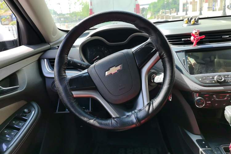 Used Chevrolet Malibu 2016 1.6T Automatic Comfort Edition Steering Wheel
