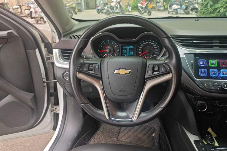 Used Chevrolet Malibu 2016 2.0L Automatic Luxury Edition Steering Wheel
