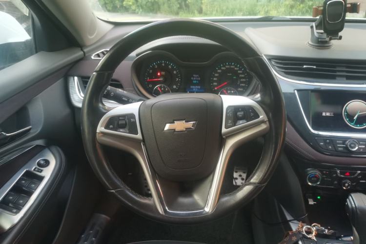 Used Chevrolet Malibu 2016 1.6T Automatic Luxury Edition Steering Wheel