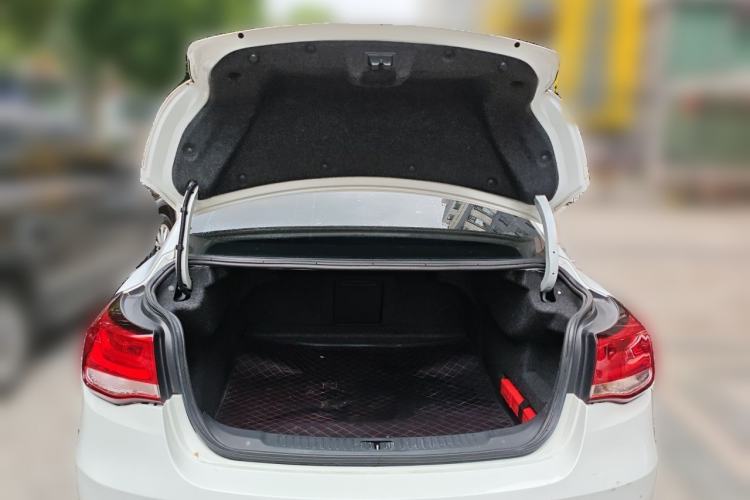 Used Chevrolet Malibu 2016 2.0L Automatic Luxury Edition Trunk