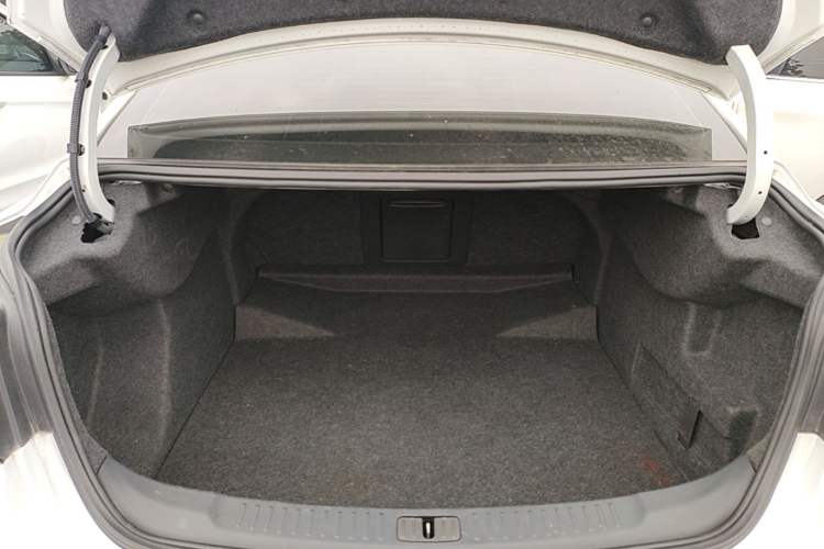 Used Chevrolet Malibu 2016 2.0L Automatic Luxury Edition Trunk