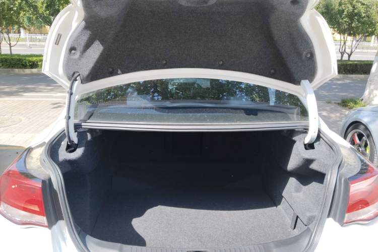 Used Chevrolet Malibu 2016 2.4L Automatic Luxury Edition Trunk