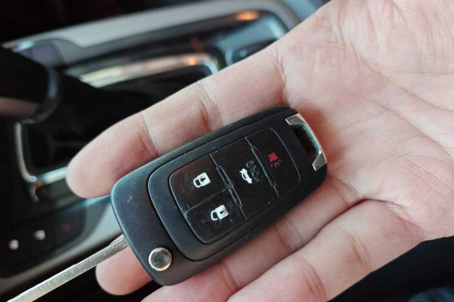 Used Chevrolet Malibu 2016 2.0L Automatic Luxury Edition Vehicle Key