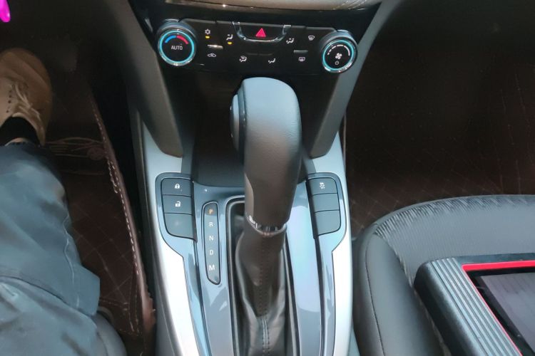 Used Chevrolet Malibu 2016 1.6T Automatic Comfort Edition Gear Lever