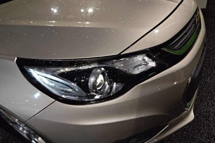 Used Chevrolet Malibu 2016 1.6T Automatic Comfort Edition Right Front Headlight